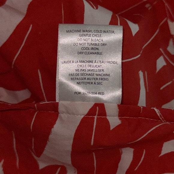 Anthropologie Whit Two Off The Shoulder Red & White Banana Leaf Pattern - Picture 9 of 9